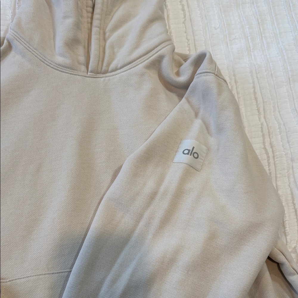 ALO Yoga Light Cream hoodie - Picture 2 of 3